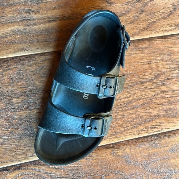 Birkenstock Sandals - Size 32 - Picture 3 of 9